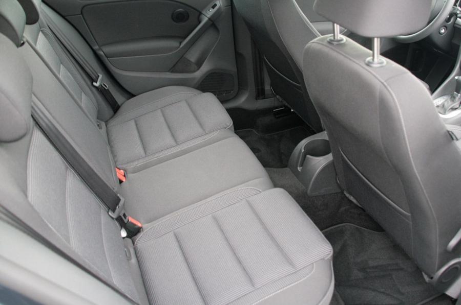  Volkswagen Golf 2010 года  (фото 24 из 36)